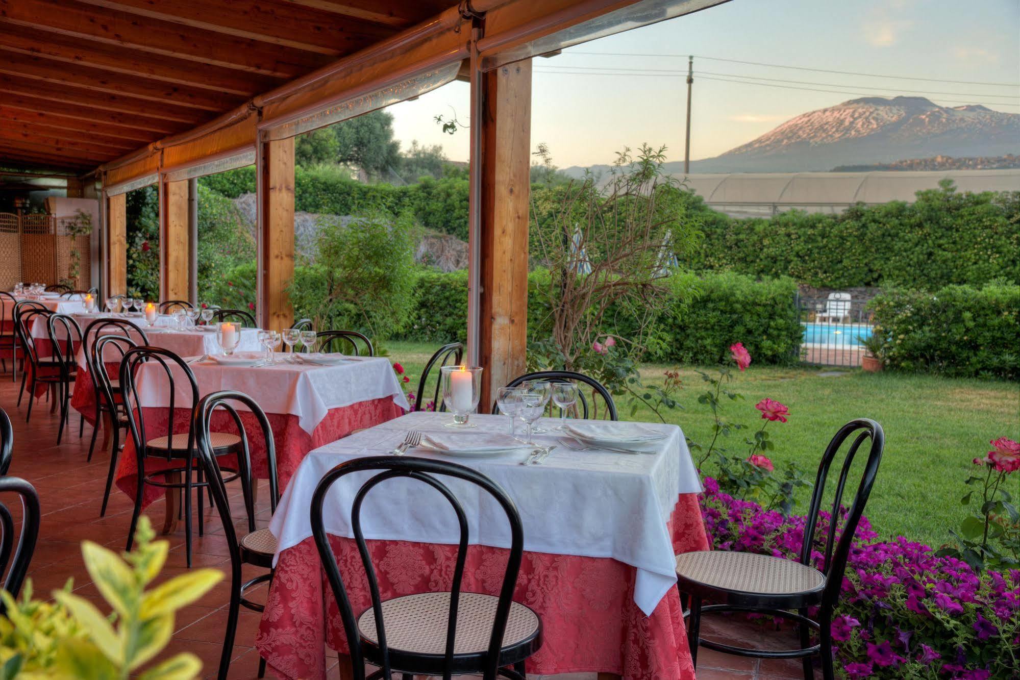Agriturismo Biologico Corte Aragonese Santa Maria di Licodia المظهر الخارجي الصورة